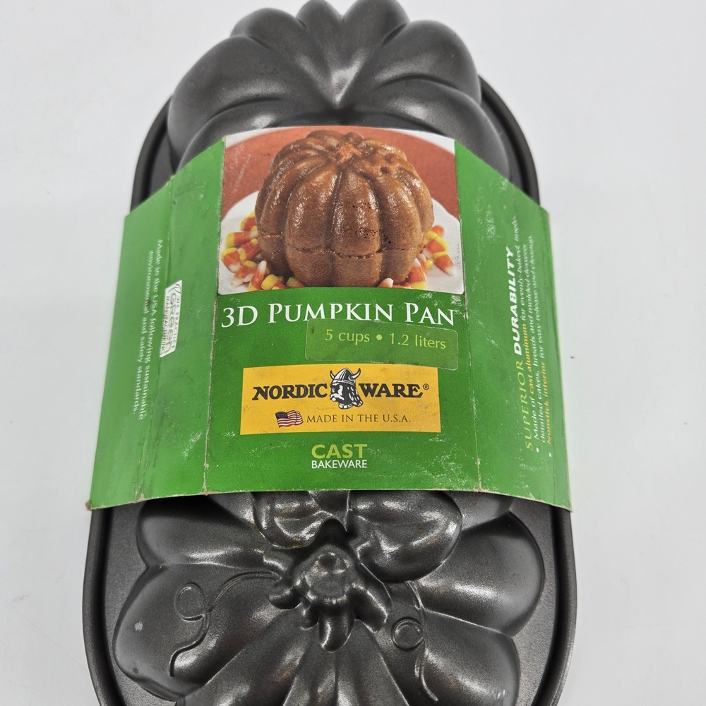 Nordic Ware Baby 3D Pumpkin Pan Cast Aluminum Nonstick 5 Cup Cake Mold USA New